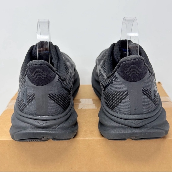 HOKA Clifton 9 Men’s 9.5 D Black Running Shoe Sneaker Lightweight - Picture 12 of 16